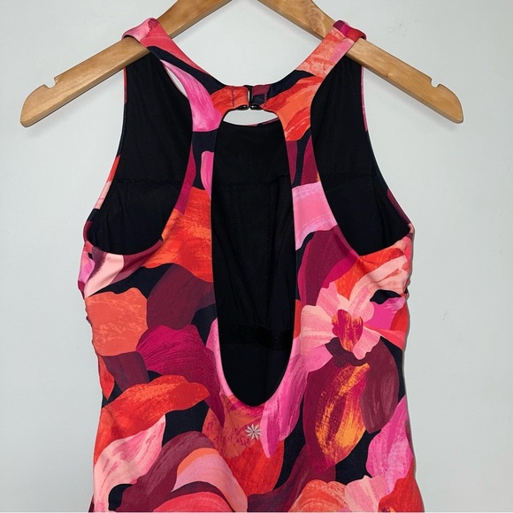 Athleta One-Piece Swimsuit Women's Size Medium Pink Floral Maldives High Neck‎ - Picture 9 of 11